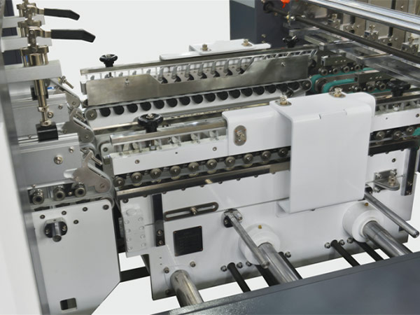 Série XL-P-S : Plieuse-colleuse automatique intelligente Speedwave